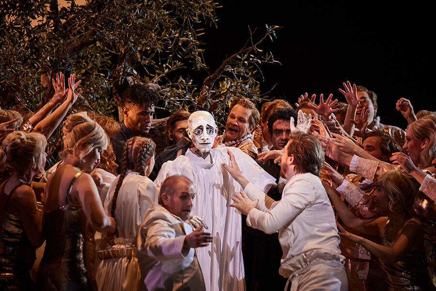 the Orfeo Puppet on Stage